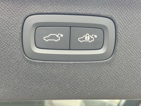 New 2026 Volvo XC90 B6 Ultra image 12