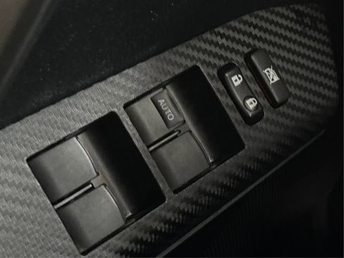 Used 2013 Toyota RAV4 LE image 39