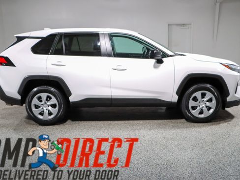 Used 2024 Toyota RAV4 LE AWD/4WD image 6
