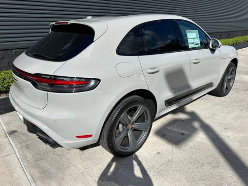 Used 2026 Porsche Macan AWD/4WD image 9