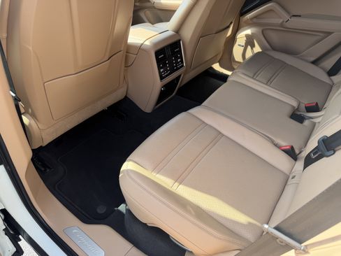 Certified 2021 Porsche Cayenne AWD/4WD image 9