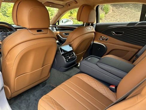 New 2024 Bentley Flying Spur W12 image 37