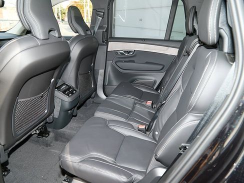 New 2026 Volvo XC90 B6 Ultra w/ Protection Package image 20