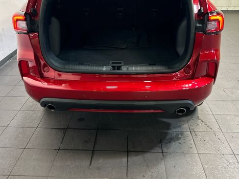 Used 2024 Ford Escape ST-Line w/ Tech Pack #1 AWD/4WD image 10
