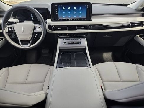 Used 2026 Lincoln Aviator 2WD w/ Jet Appearance Package image 15