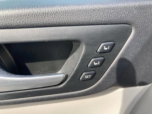 Used 2015 Toyota Highlander Limited image 11