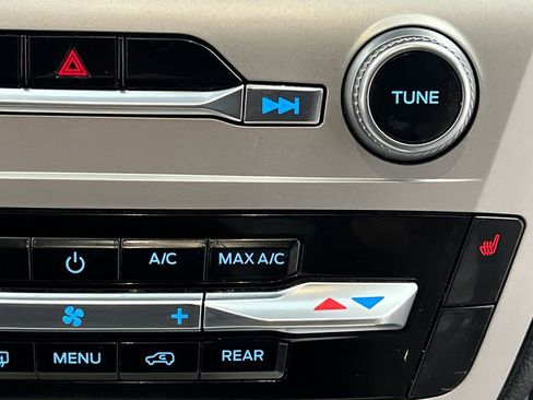 Used 2021 Ford Explorer XLT w/ Equipment Group 202A image 55