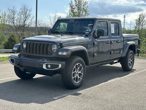 Used 2025 Jeep Gladiator Sport AWD/4WD image 1