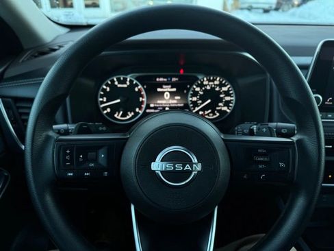 Used 2023 Nissan Rogue S image 19