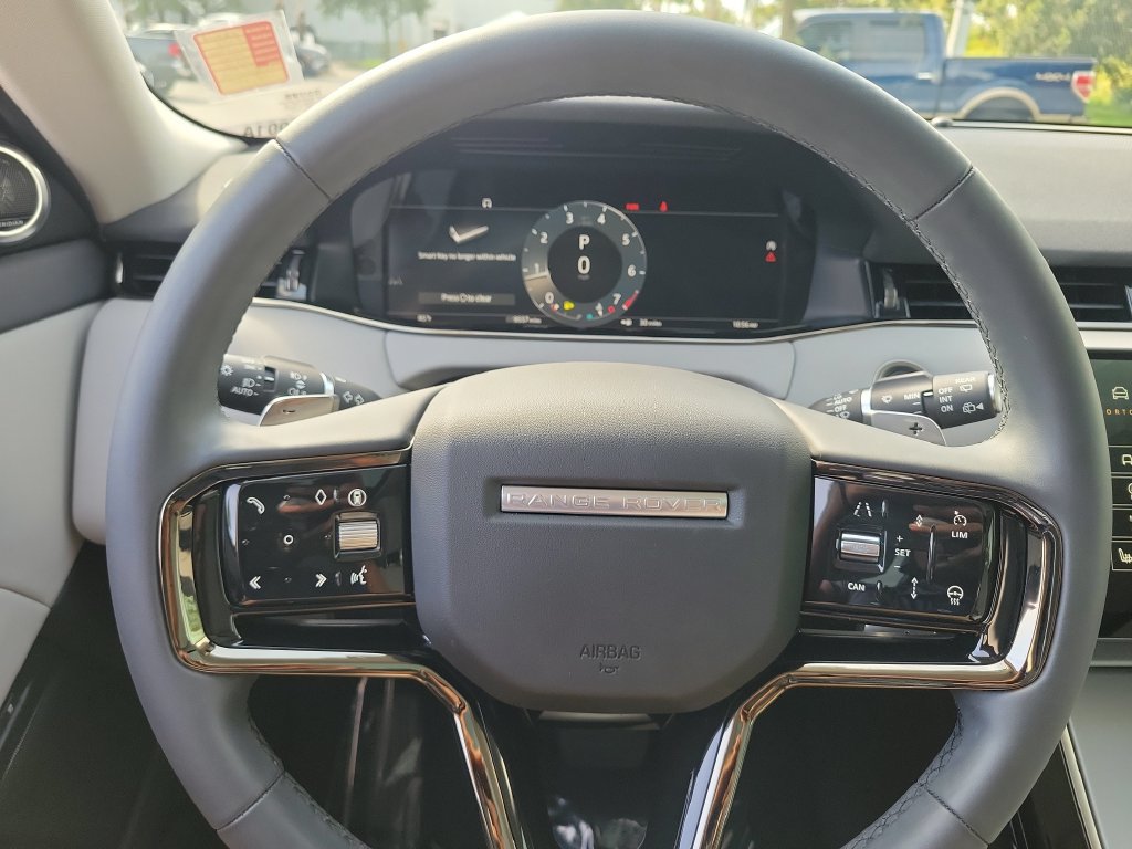 Used 2025 Land Rover Range Rover Evoque S AWD/4WD image 8