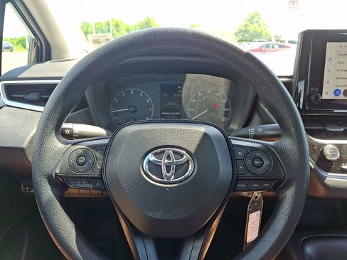 Used 2023 Toyota Corolla LE FWD image 18