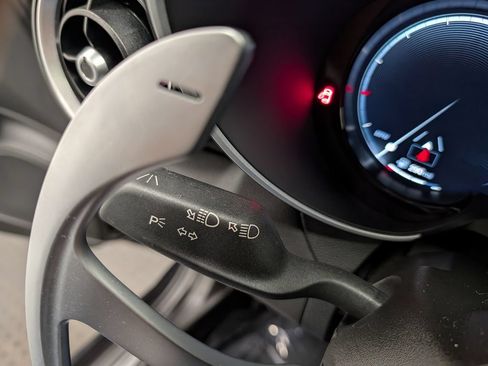 Used 2025 Alfa Romeo Giulia AWD w/ Driving Assist Package image 18