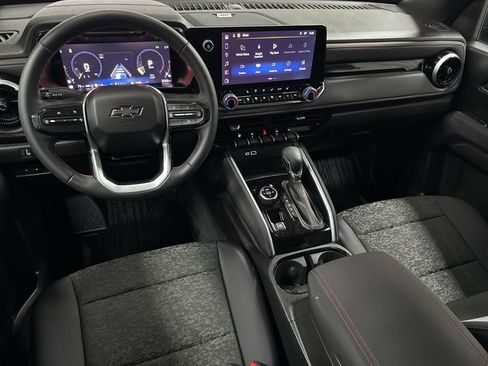 Used 2025 Chevrolet Colorado Z71 w/ Midnight Edition image 14