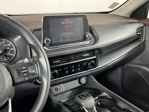 Used 2023 Nissan Rogue S AWD/4WD image 17