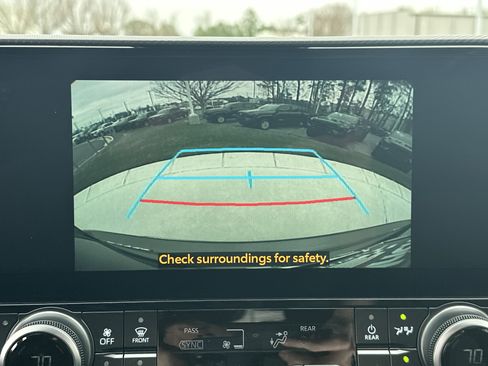 Certified 2025 Toyota Highlander XSE image 25