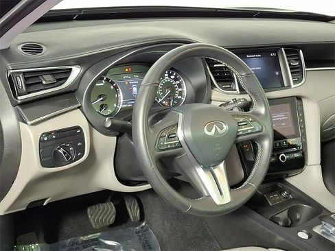 Certified 2025 INFINITI QX50 Luxe image 18