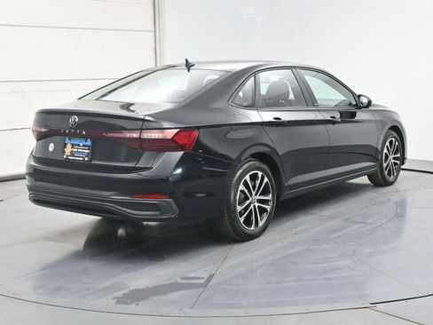 Certified 2025 Volkswagen Jetta Sport image 19