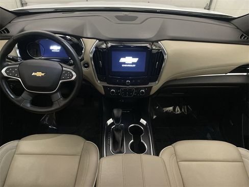Used 2023 Chevrolet Traverse Premier image 15