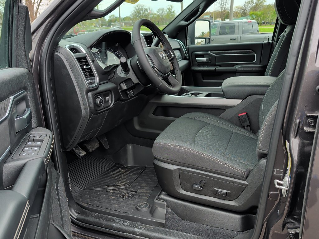 New 2026 RAM 2500 Big Horn AWD/4WD image 30