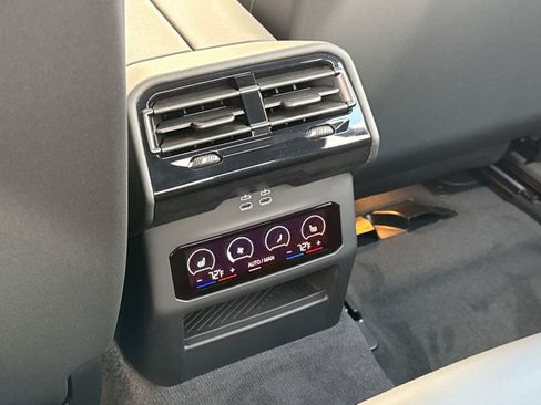 Used 2026 BMW 530i 530i w/ Premium Package image 25