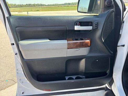 Used 2012 Toyota Tundra Limited w/ Memory Pkg image 21