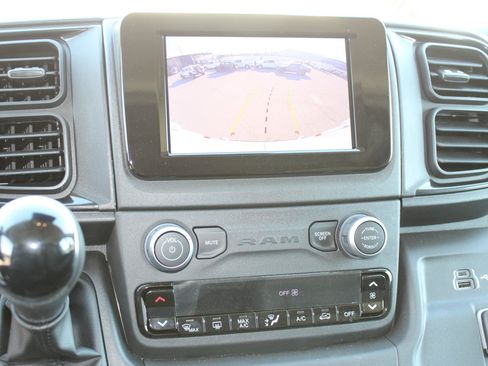 New 2025 RAM ProMaster 2500 w/ Convenience Group FWD image 34