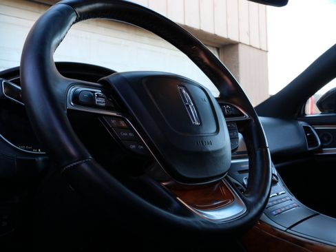 Used 2019 Lincoln Nautilus Reserve image 21