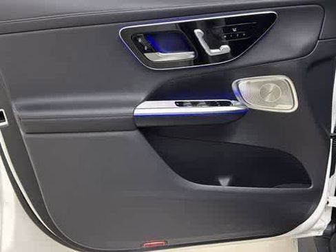 Used 2023 Mercedes-Benz GLC 300 4MATIC image 14