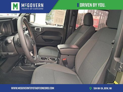 Used 2024 Jeep Wrangler Sport AWD/4WD image 16