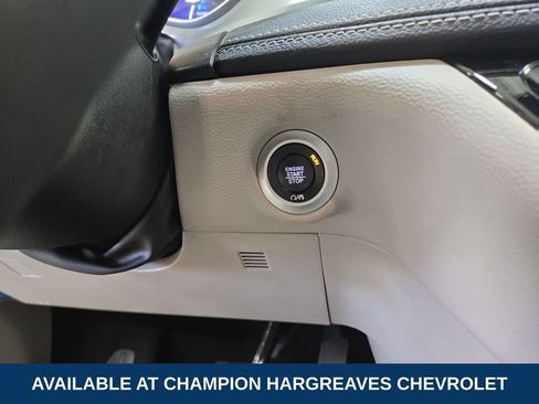 Used 2023 Chrysler Pacifica Touring-L FWD image 22