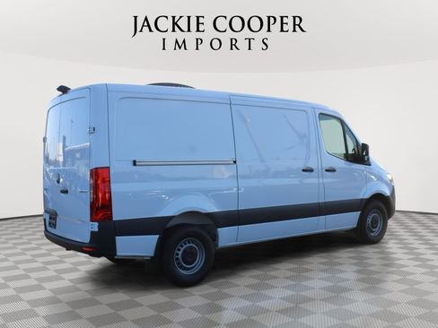 Used 2025 Mercedes-Benz Sprinter 2500 image 3