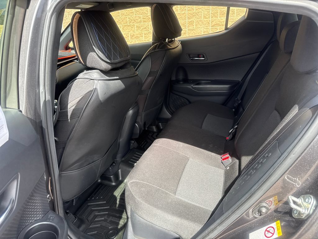 Used 2019 Toyota C-HR XLE FWD image 21