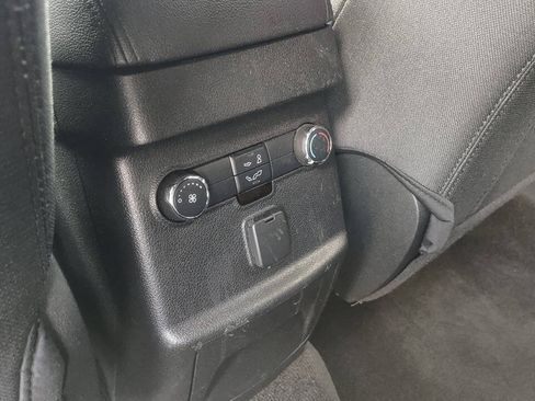 Used 2018 Ford Explorer XLT w/ Equipment Group 201A AWD/4WD image 33