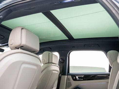 Used 2019 Porsche Cayenne image 17