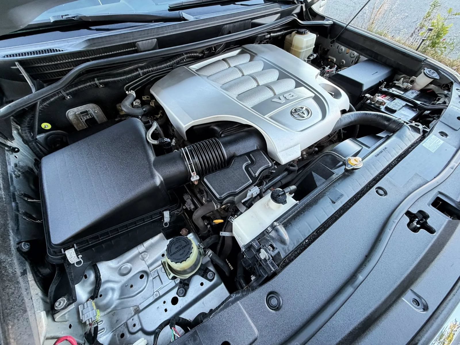 Used 2013 Toyota Land Cruiser AWD/4WD image 92