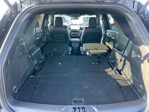 Used 2025 Ford Explorer ST-Line AWD/4WD image 35