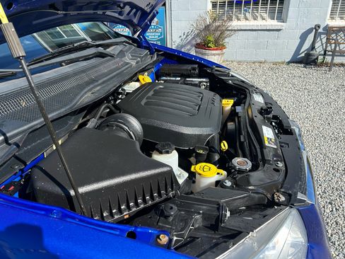 Used 2019 Dodge Grand Caravan SE w/ UConnect Hands-Free Group image 25