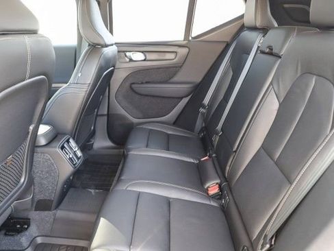 Used 2025 Volvo XC40 B5 Core w/ Protection Package Premier image 21