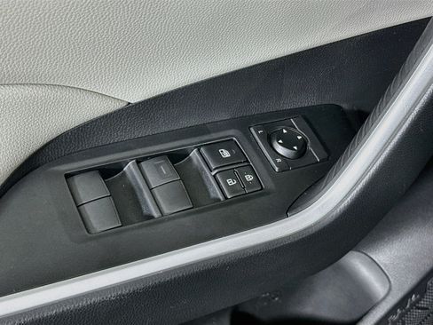 Used 2021 Toyota RAV4 XLE FWD image 15