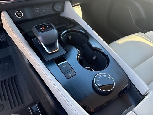 Used 2023 Nissan Rogue SL w/ SL Premium Package image 26