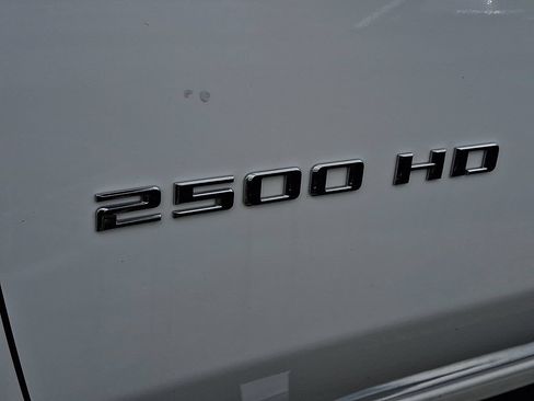 Used 2022 Chevrolet Silverado 2500 LTZ w/ Safety Package AWD/4WD image 5
