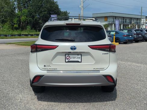 Used 2021 Toyota Highlander Platinum AWD/4WD image 6