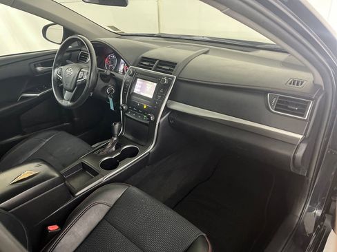 Used 2017 Toyota Camry SE image 22