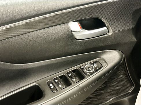 Used 2019 Hyundai Santa Fe SE image 20