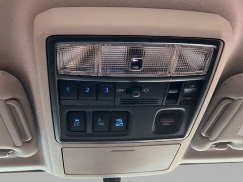 Used 2018 Toyota 4Runner Limited AWD/4WD image 17