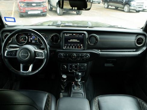 Used 2022 Jeep Wrangler Unlimited Sahara AWD/4WD image 18