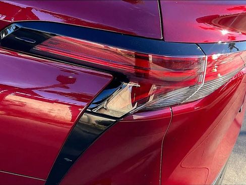 Used 2021 Toyota Sienna XLE image 28