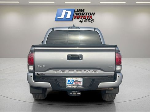 Used 2019 Toyota Tacoma Limited image 6