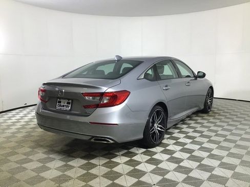 Used 2021 Honda Accord Touring image 7
