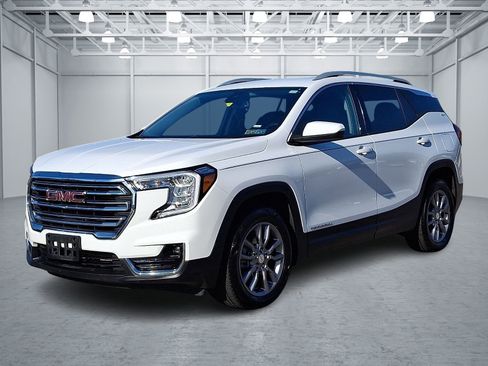 Used 2024 GMC Terrain SLT AWD/4WD image 3